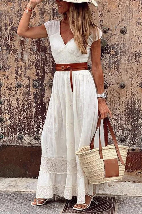 EP | Maxi robe en dentelle, décolleté en V et manches courtes