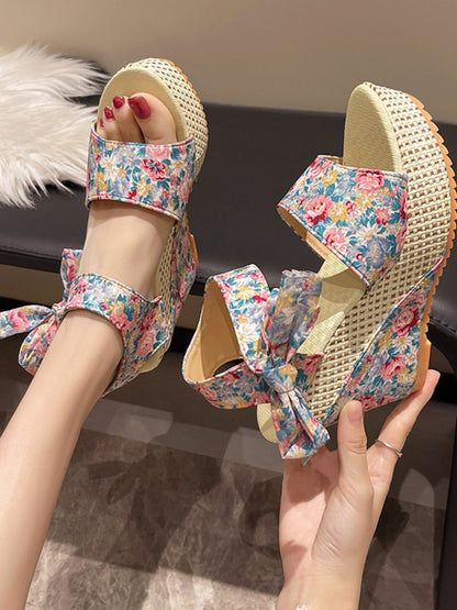 EP | | Sandales à talons hauts avec lacets floraux