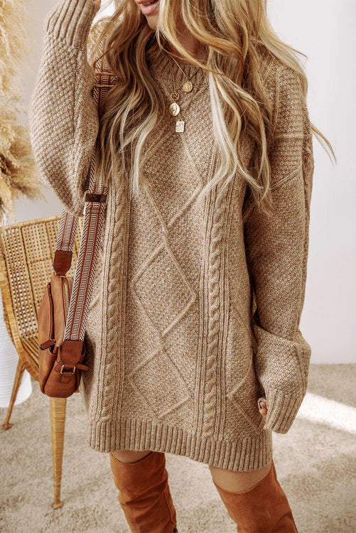 EP | Robe pull confortable avec une large encolure et des manches longues pour un style confortable.